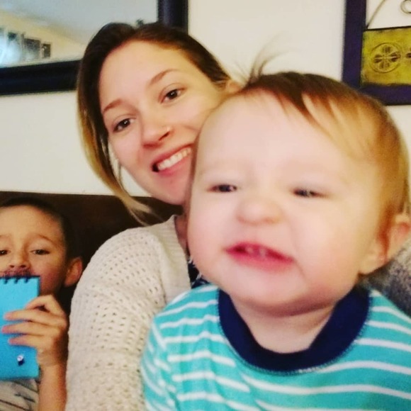 Meet your Posher, Britni - Picture 1 of 1